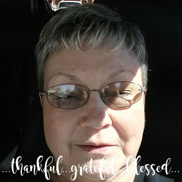 Meet your Posher, Vicki - Picture 1 of 1